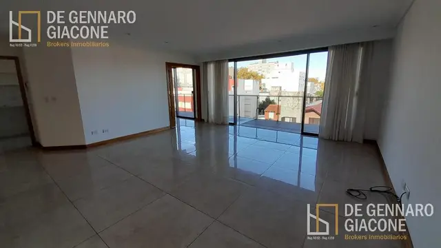 Departamento de 4 ambientes en venta en LA PERLA