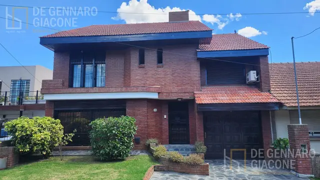 Casa de 4 ambientes en venta en CONSTITUCION