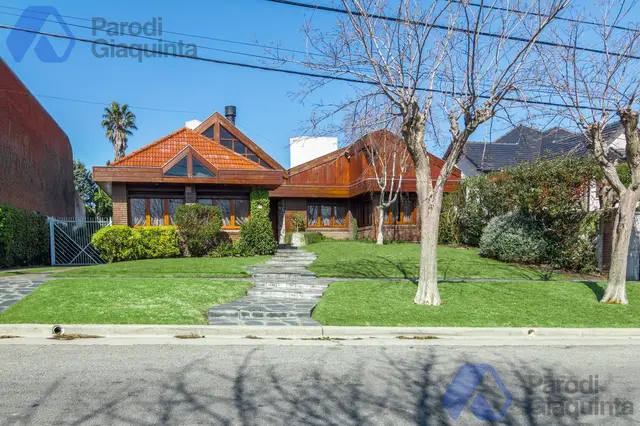 Casa de 5 ambientes en venta en LOS TRONCOS