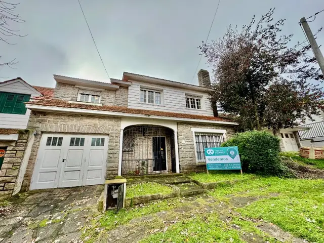 Casa de 6 ambientes en venta en LOS TRONCOS