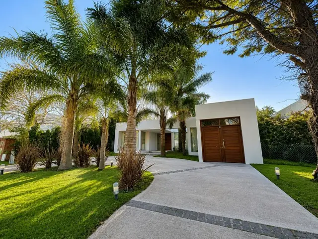 Casa de 5 ambientes en venta en Rumencó