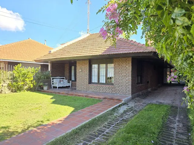Casa de 4 ambientes en venta en PARQUE LURO