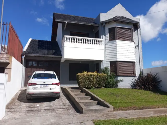 Casa de 5 ambientes en venta en PUNTA MOGOTES