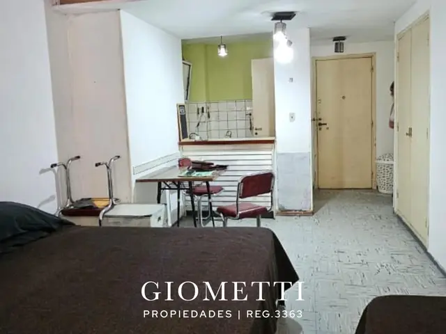 Departamento de 1 ambiente en venta en Área Centro