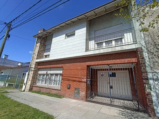 Casa de 4 ambientes en venta en DON BOSCO