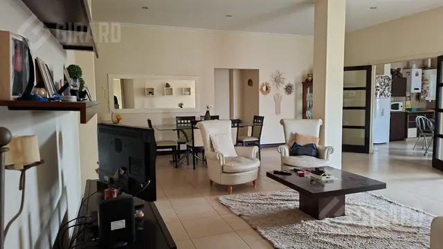 PH de 4 ambientes en venta en LA PERLA