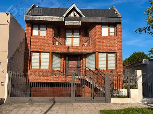 Casa de 4 ambientes en venta en LOS PINARES