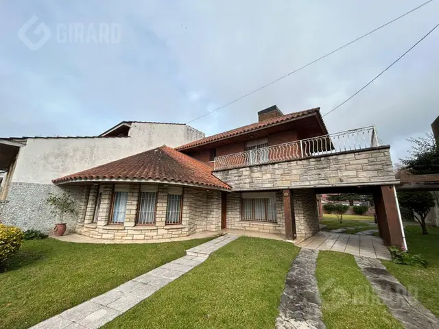 Casa de 6 ambientes en venta en VILLA PRIMERA