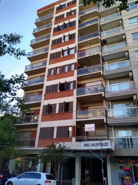 Departamento de 3 ambientes en venta en ESTACION TERMINAL (ALDREY)
