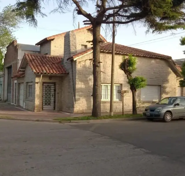 Casa de 4 ambientes en venta en ESTACION NORTE