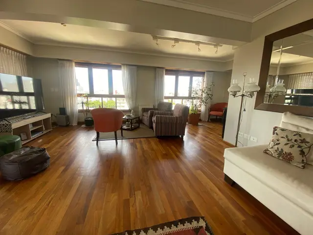 Departamento de 5 ambientes en venta en Centro