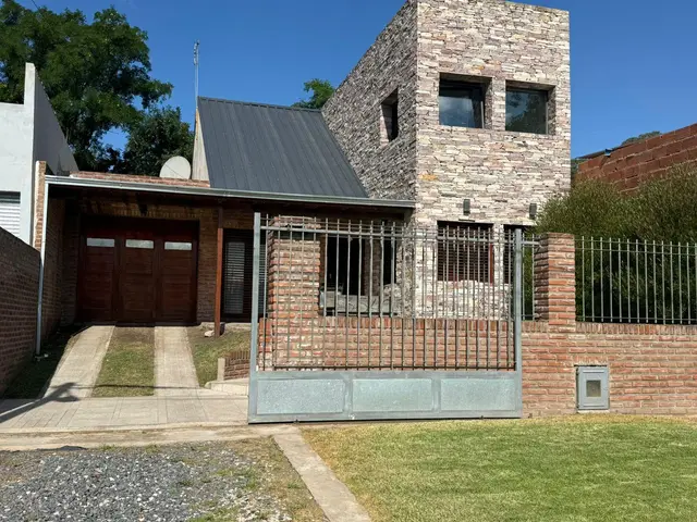 Casa de 5 ambientes en venta en EL JARDIN DE STELLA MARIS