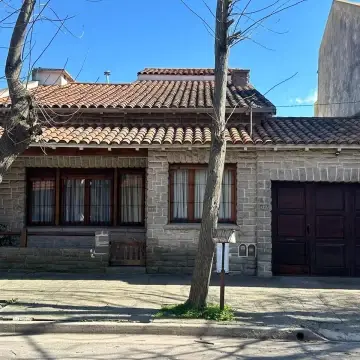 Casa de 4 ambientes en venta en NUEVA POMPEYA
