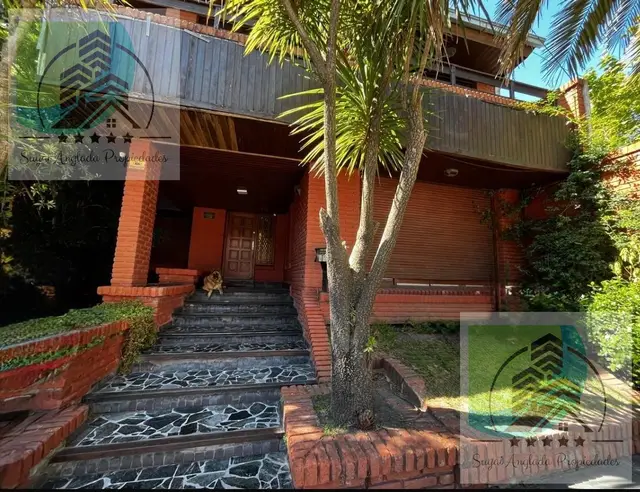 Casa de 7 ambientes en venta en CONSTITUCION