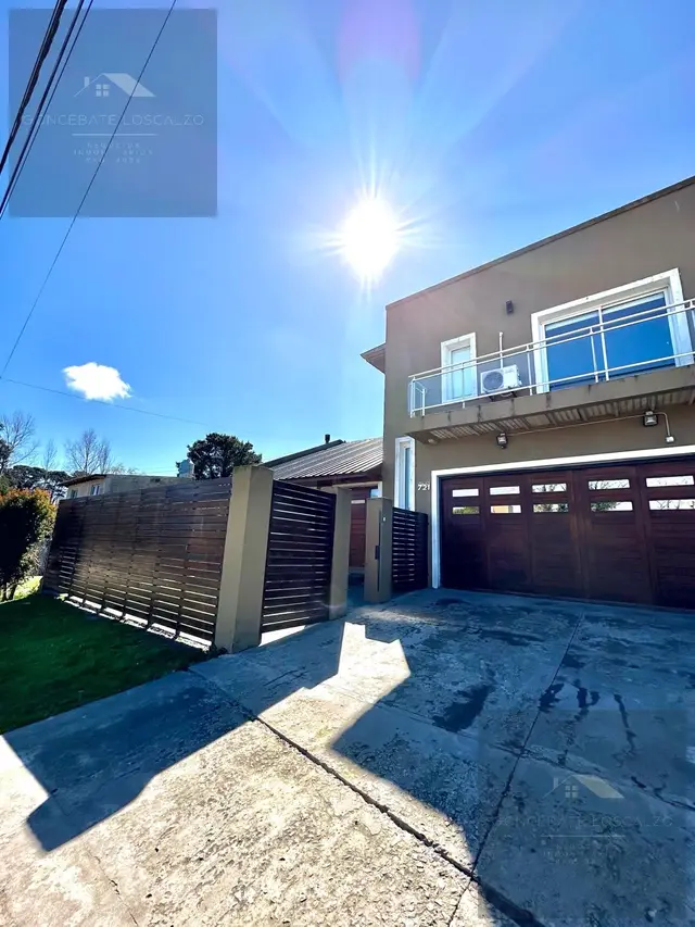 Casa de 3 ambientes en venta en LOS ACANTILADOS