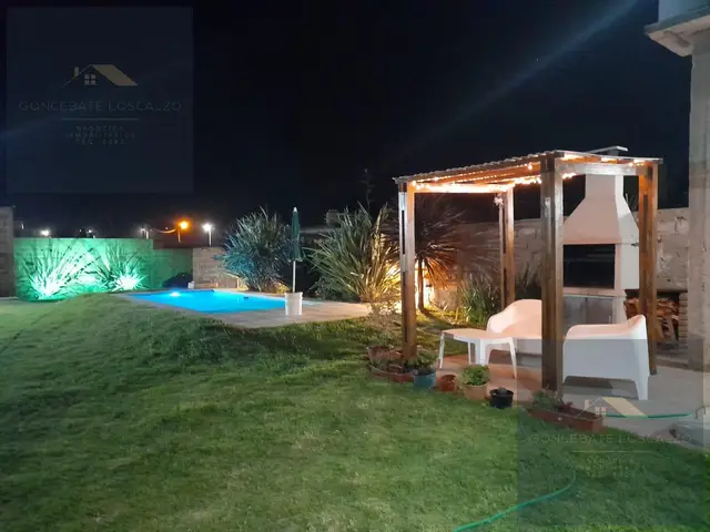 Casa de 2 ambientes en venta en CAMET FELIX U.