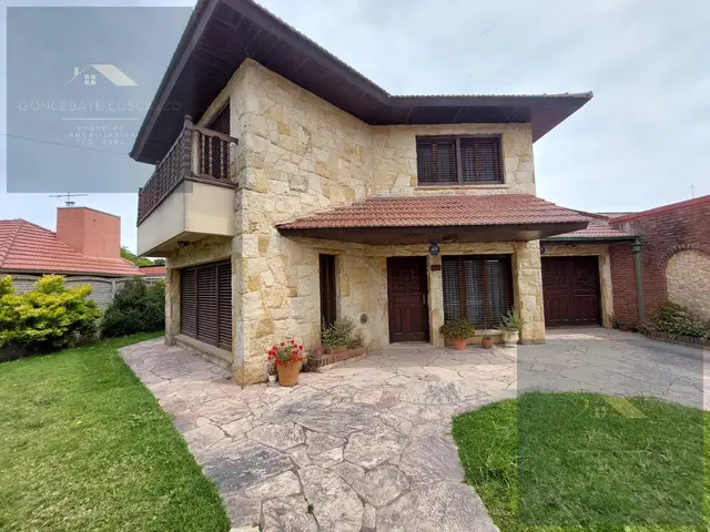 Casa de 4 ambientes en venta en LOPEZ DE GOMARA