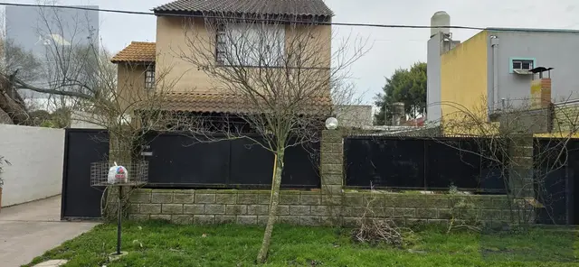 Casa de 4 ambientes en venta en FRAY LUIS BELTRAN