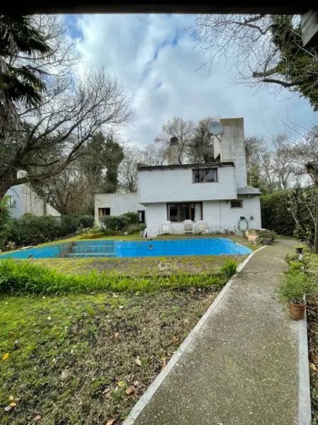 Casa de 4 ambientes en venta en Mar del Plata