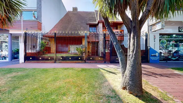 Casa de 5 ambientes en venta en PARQUE LURO