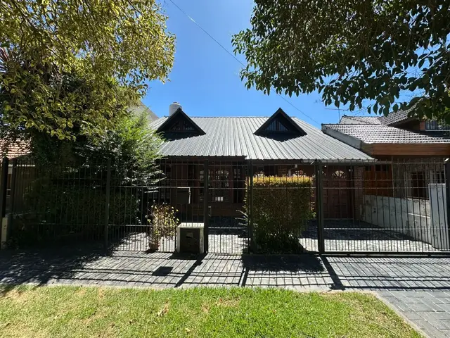 Casa de 5 ambientes en venta en PARQUE LURO