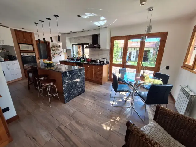 Casa de 7 ambientes en venta en PARQUE LURO