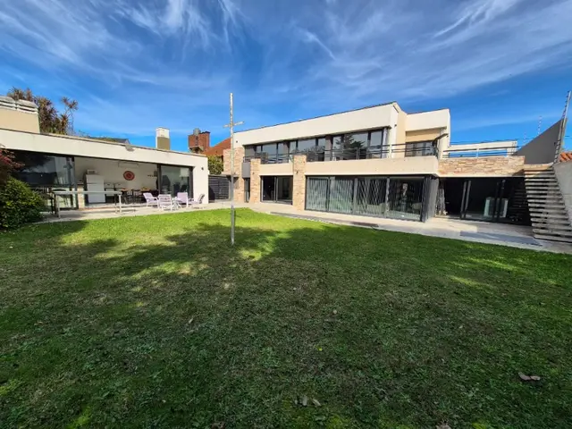 Casa de 3 ambientes en venta en PARQUE LURO