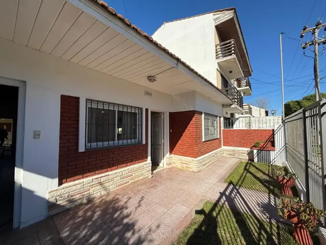 Casa de 4 ambientes en venta en CONSTITUCION