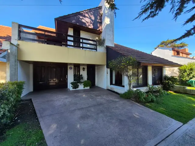 Casa de 4 ambientes en venta en Constitución