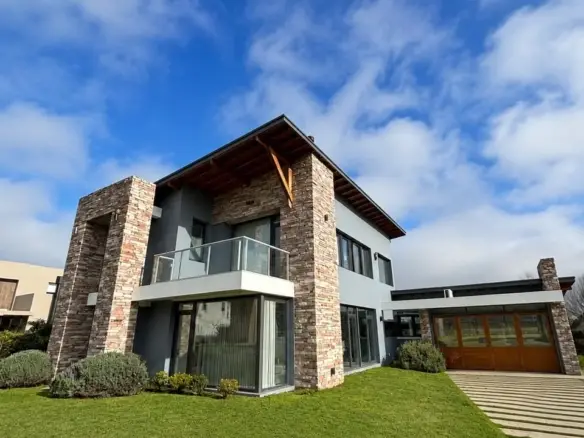 Casa en venta en BOSQUE PERALTA RAMOS