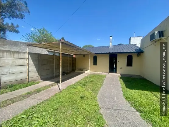 Casa de 4 ambientes en venta en FRAY LUIS BELTRAN
