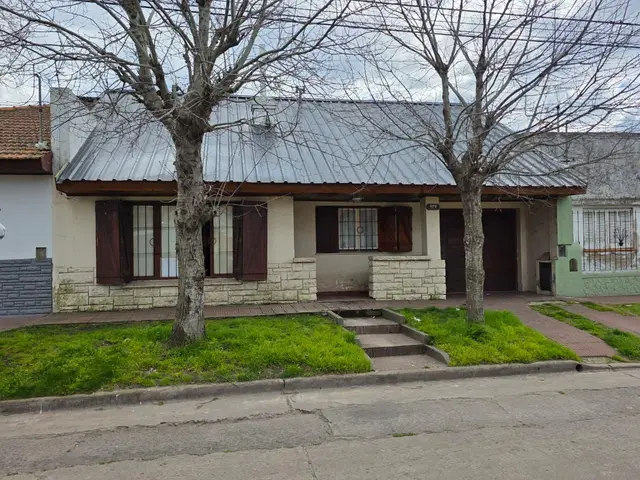Casa de 5 ambientes en venta en Las Avenidas