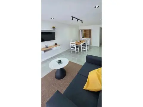 Departamento de 2 ambientes en venta en Área Centro