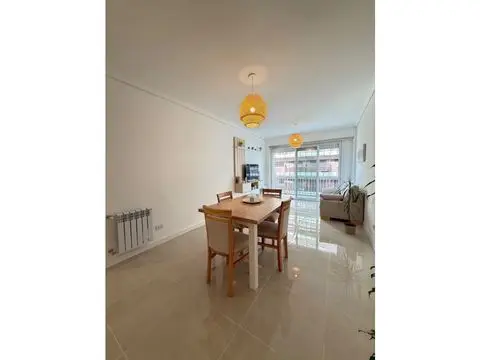 Departamento de 3 ambientes en venta en Plaza Colón