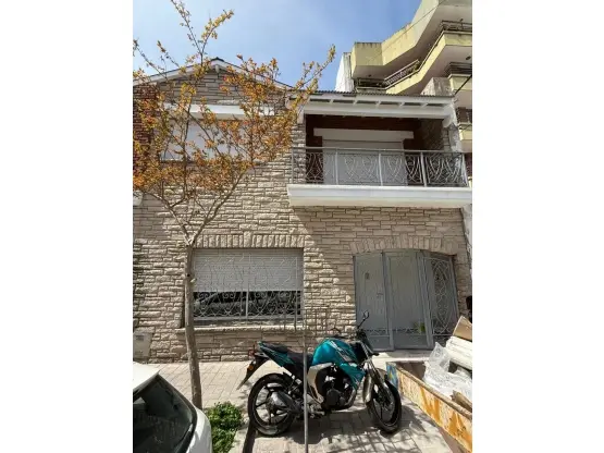 Casa de 4 ambientes en venta en ESTACION TERMINAL (ALDREY)