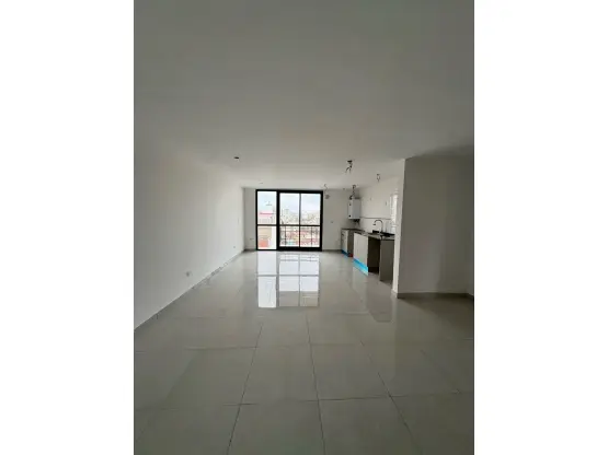 Departamento de 3 ambientes en venta en LA PERLA
