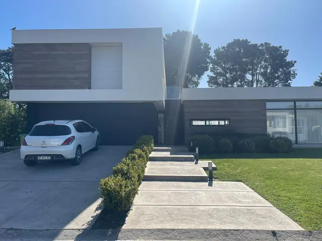Casa de 4 ambientes en venta en Mar del Plata