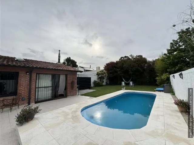 Casa de 4 ambientes en venta en LOS PINARES