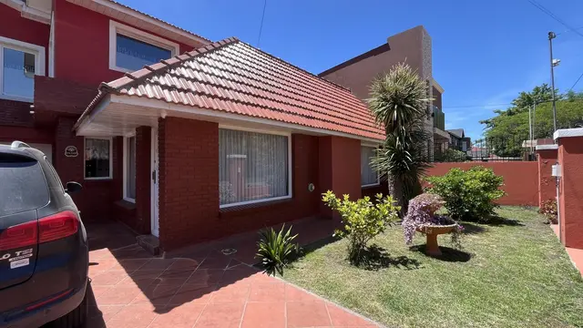 Casa de 5 ambientes en venta en LOS PINARES
