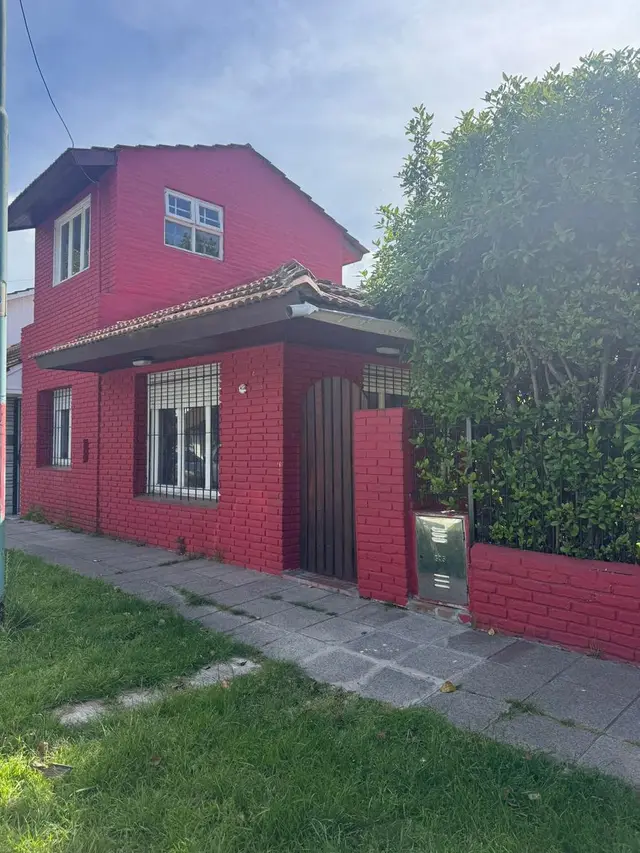 Casa de 6 ambientes en venta en VILLA PRIMERA