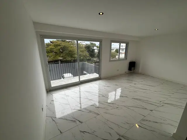 Departamento de 2 ambientes en venta en LAS LILAS
