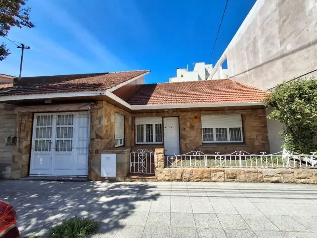Casa de 4 ambientes en venta en GENERAL ROCA