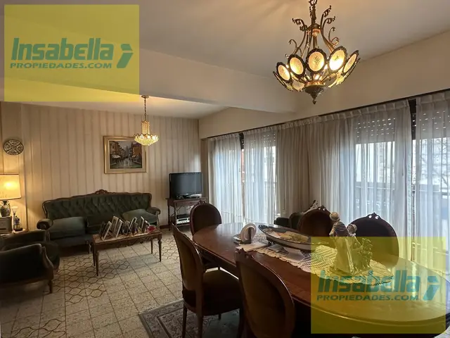 Departamento de 4 ambientes en venta en Centro