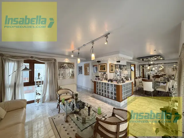 Departamento de 4 ambientes en venta en Centro