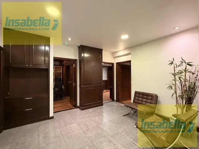 Local de 6 ambientes en alquiler en Centro