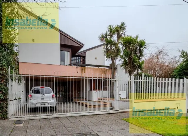 Casa de 4 ambientes en venta en DIVINO ROSTRO