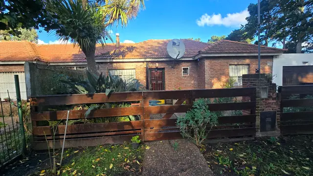 Casa de 3 ambientes en venta en LOMAS DEL GOLF