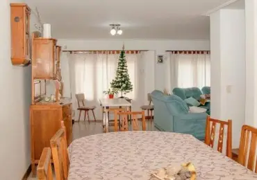 Casa de 4 ambientes en venta en LOS PINARES