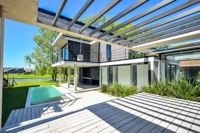 Casa de 3 ambientes en venta en Jorge Newbery