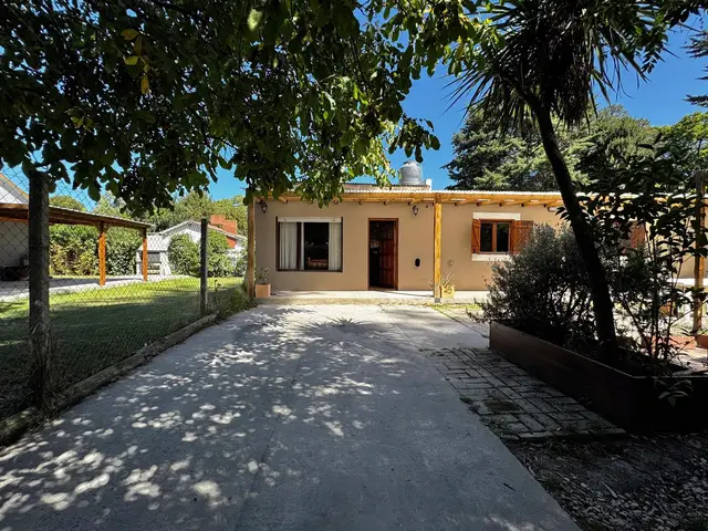 Casa de 3 ambientes en venta en ESTACION CAMET